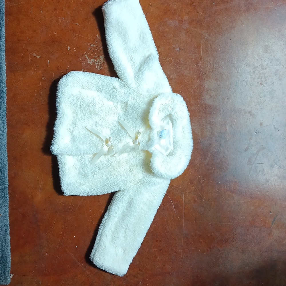 Off white fuax fur dress coat 3T